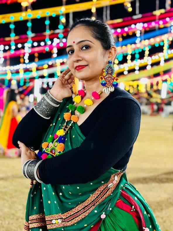Durga Handmade Multicolour Beaded Earrings - Image 11