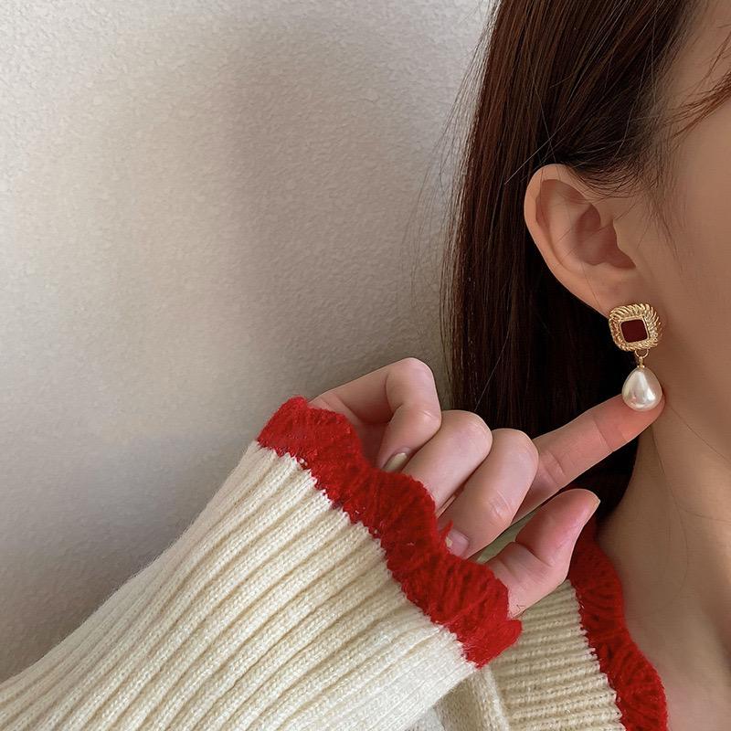 Radiant Rose Drop Earrings - Image 3