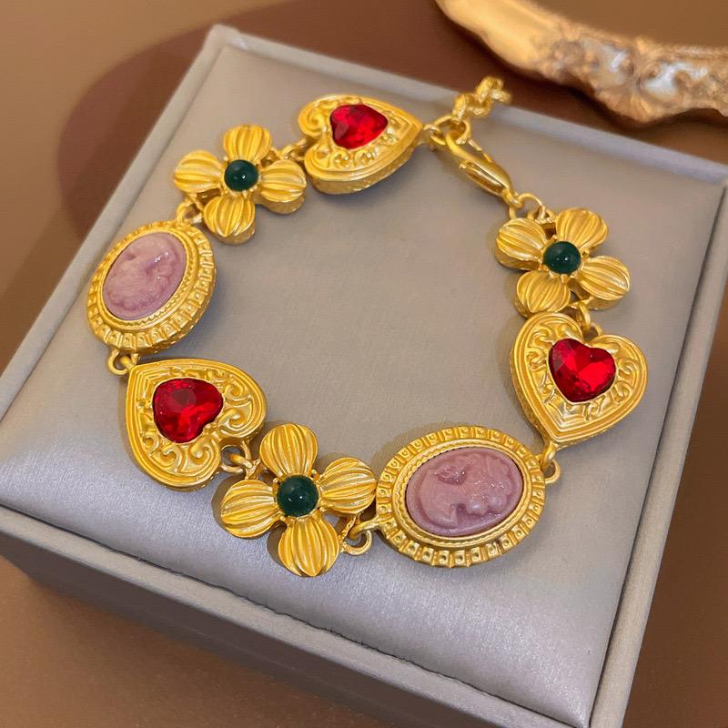 European Vintage Metal Jewellery - Image 3