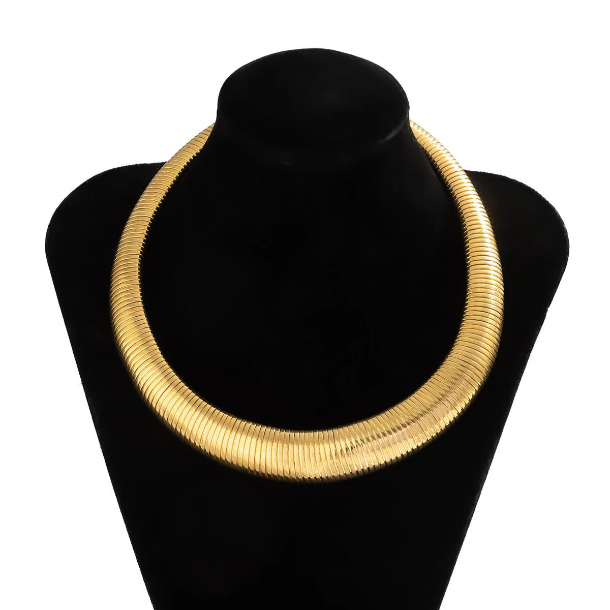 Glow Getter Alloy Neckpiece - Image 9