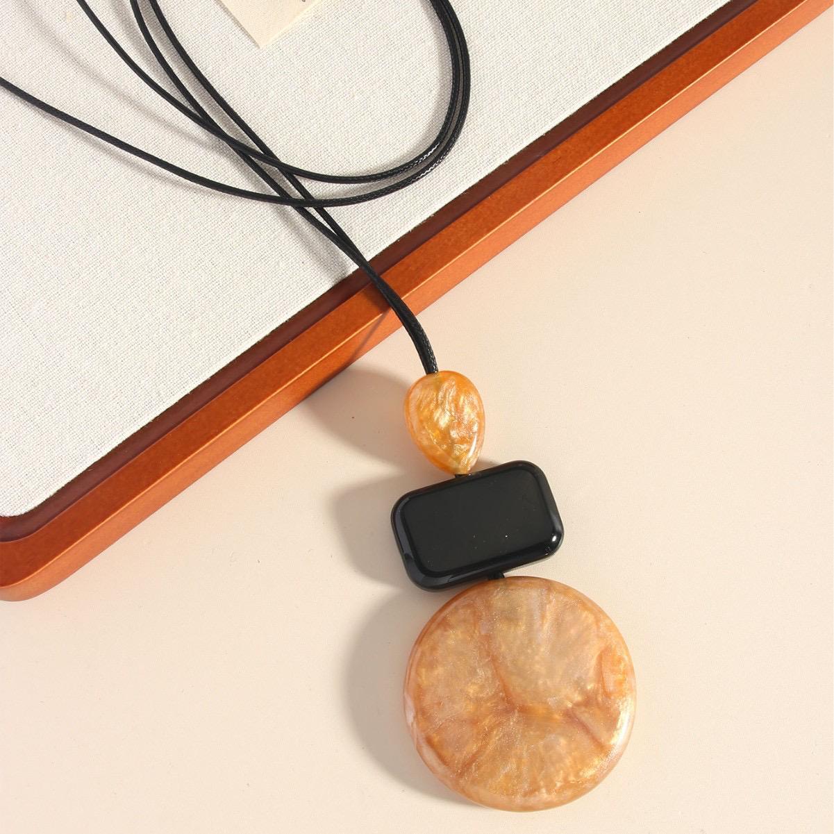 Amber Rope Necklace - Image 3