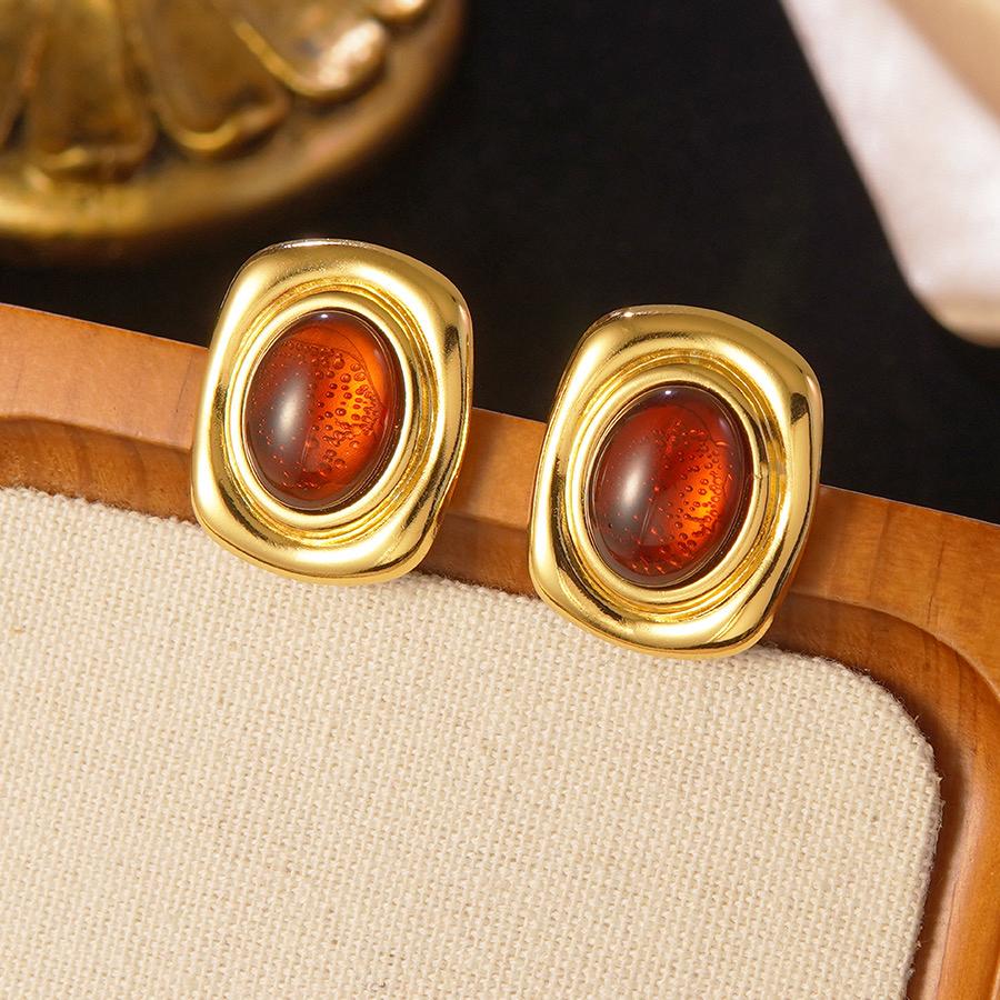 Retro Luxe Dome Earrings - Image 3