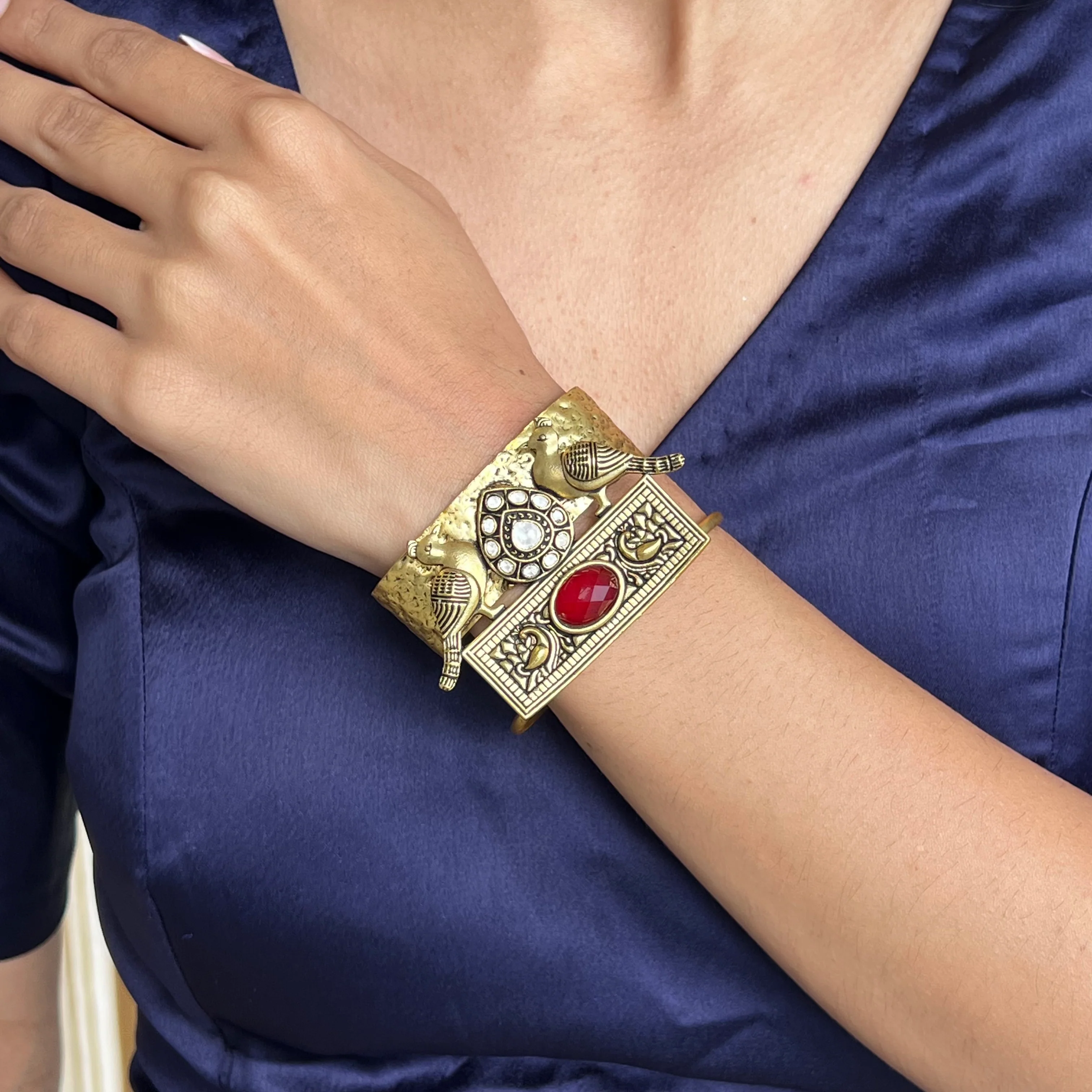 Saanvi Kundan HandCuff - Image 3