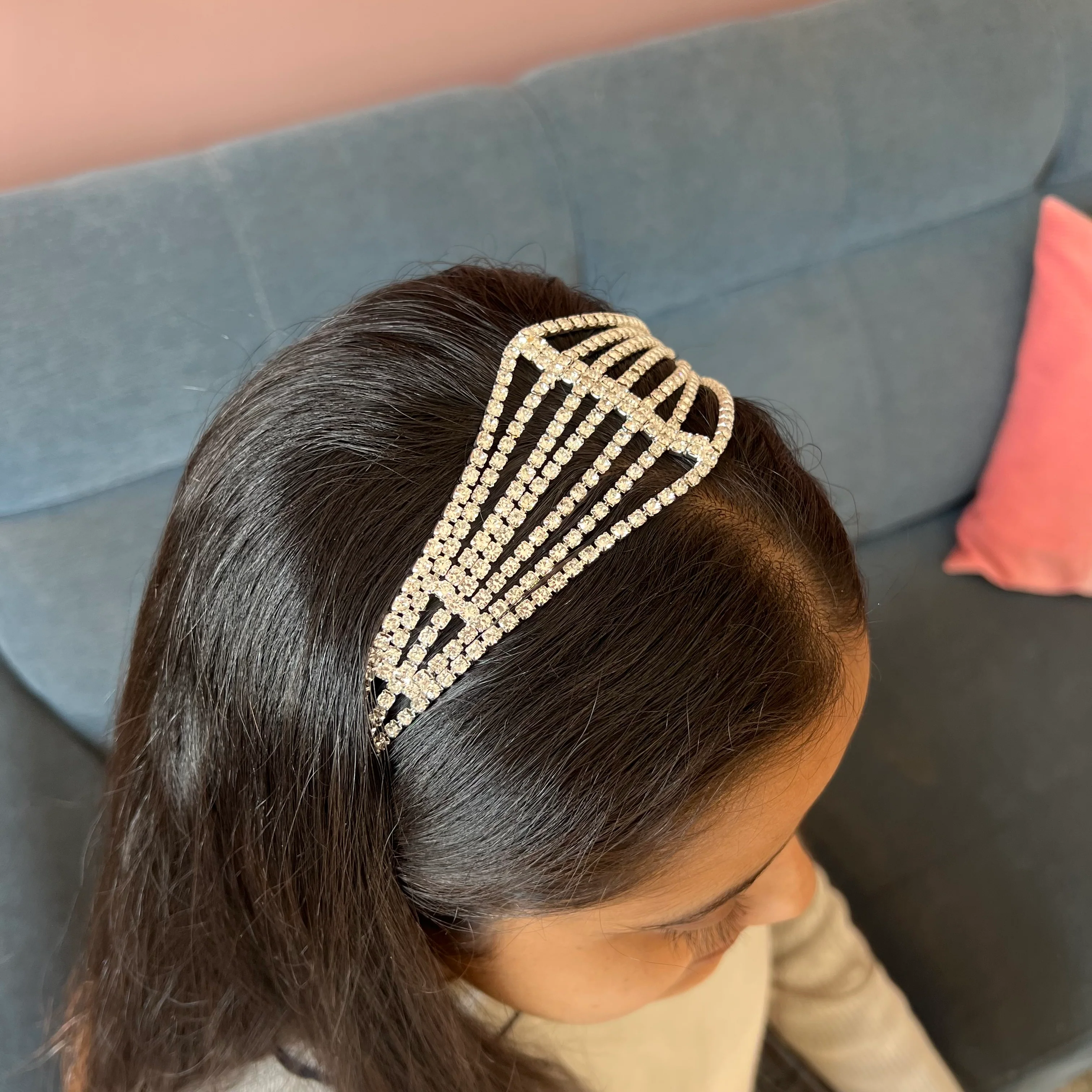 Shimmering Crystal Mesh Hairband - Image 4
